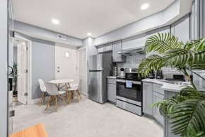 New! Cozy Apt in Center City!